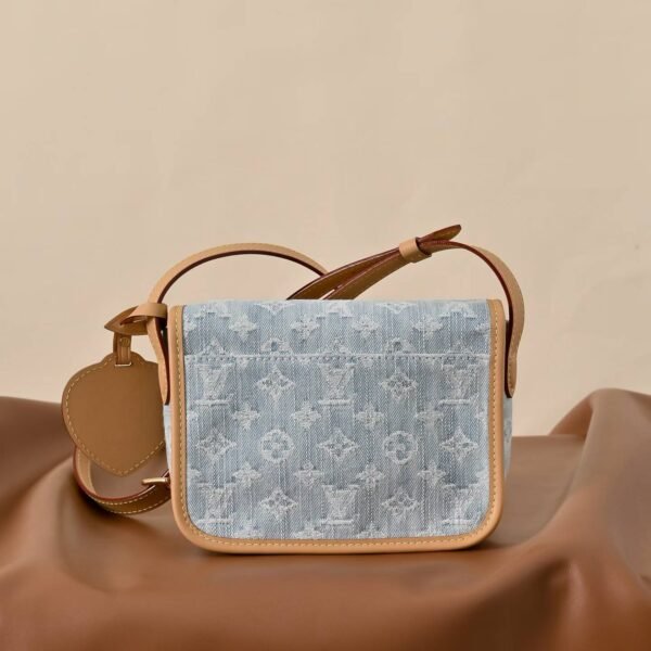 LOUIS VUITTON SATCHEL M2A647