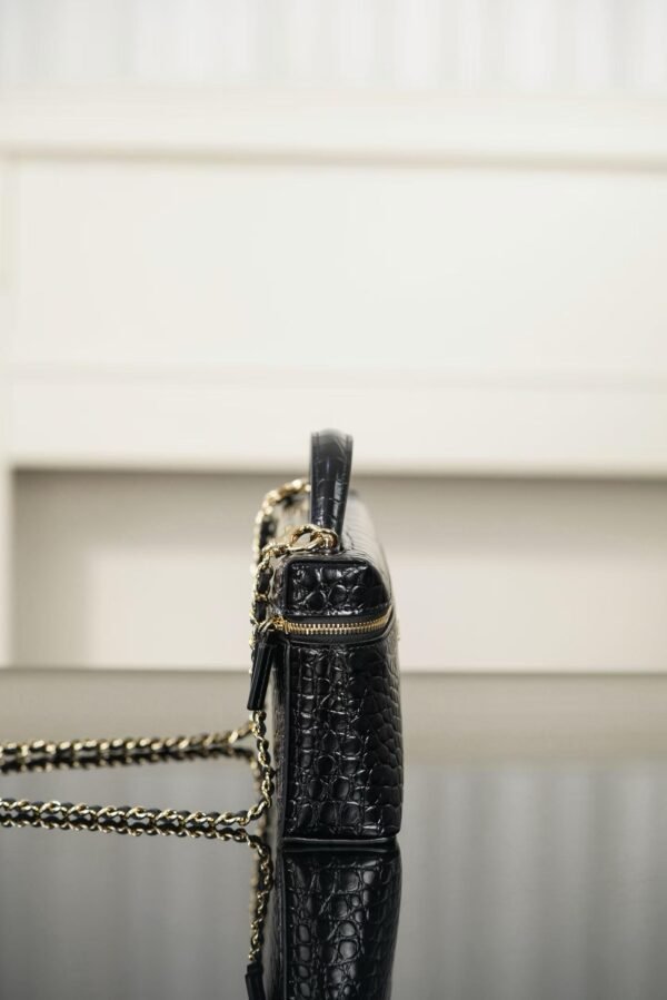 CHANEL Vanity with Chain