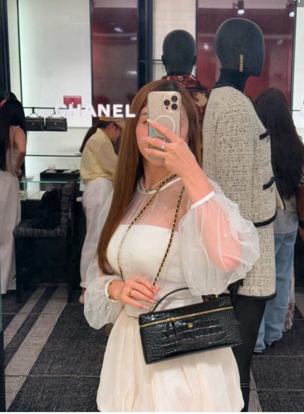 CHANEL Vanity with Chain