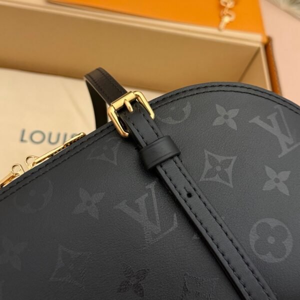 LOUIS VUITTON  M3A167   Squire East West Bag