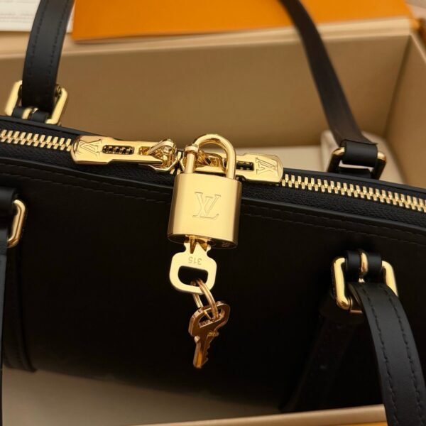 LOUIS VUITTON  M3A167   Squire East West Bag