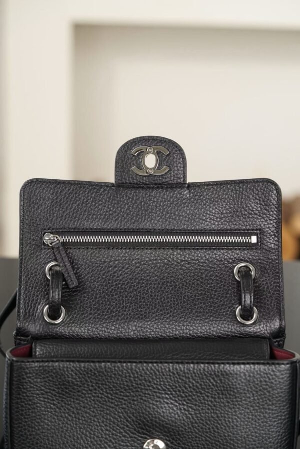 CHANEL Flap bag