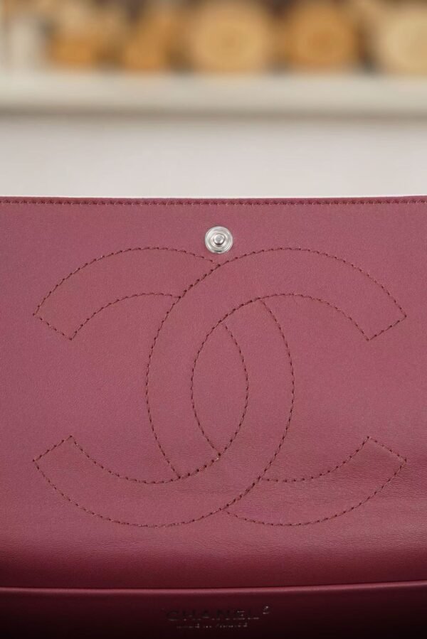 CHANEL Maxi Flap bag