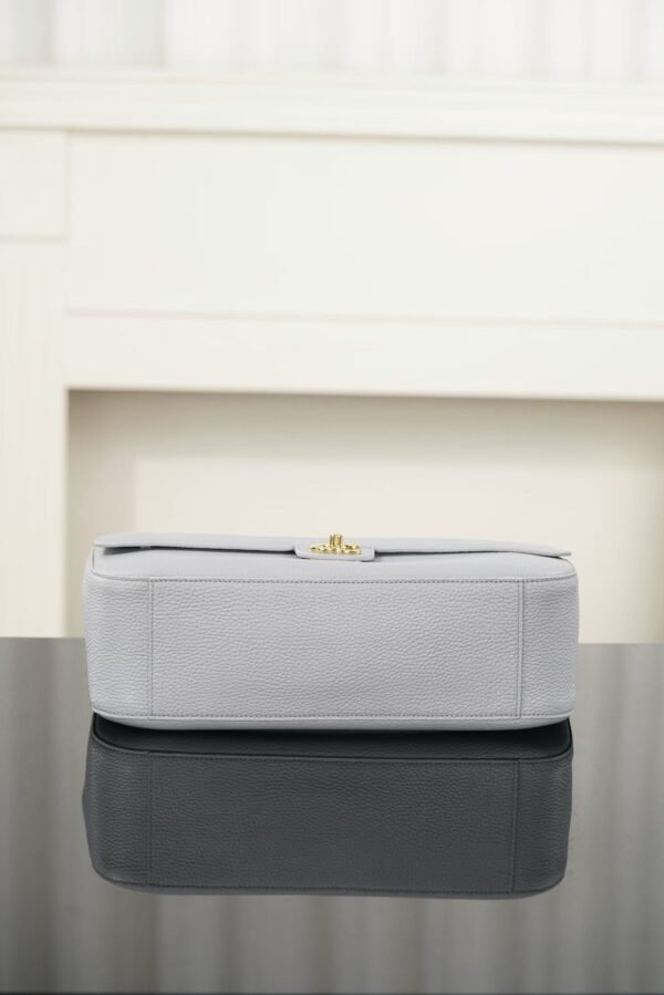 CHANEL Maxi Flap bag