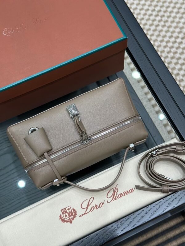 LORO PIANA EXTRA BAG L23