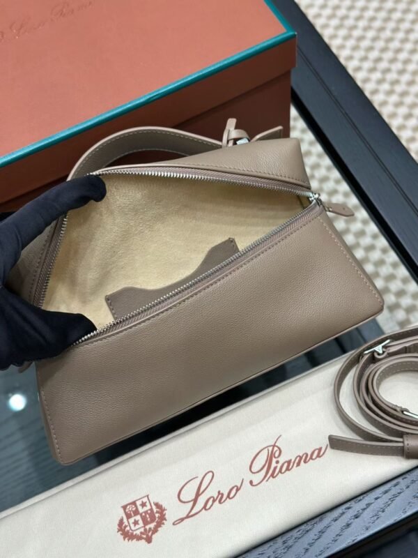 LORO PIANA EXTRA BAG L23