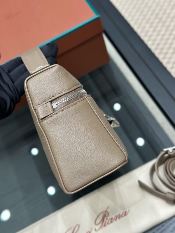 LORO PIANA EXTRA BAG L23