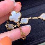 Van Cleef & Arpels Alhambra Bracelet, 5 motifs - Image 6