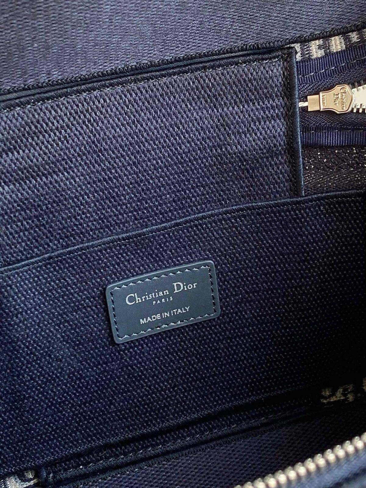 DIOR Oblique Vanity - Image 5