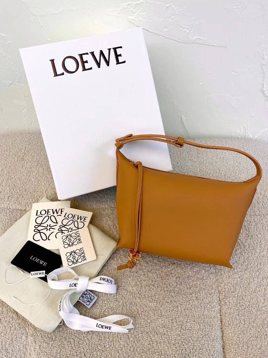4tan.jpg LOEWE Cubi Hobo Bag - Image 1