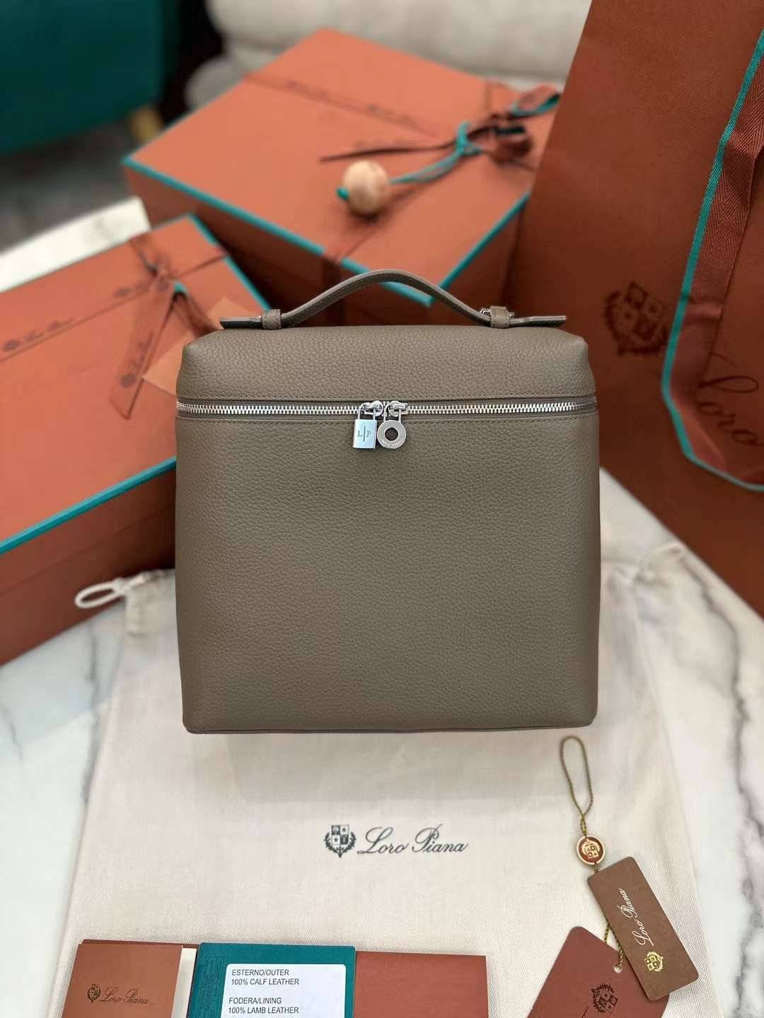 图片_20240416125644.jpg Loro piana Extra Pocket Backpack - Image 1