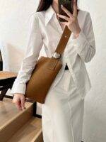LOEWE PEBBLE  bucket bag - Image 8