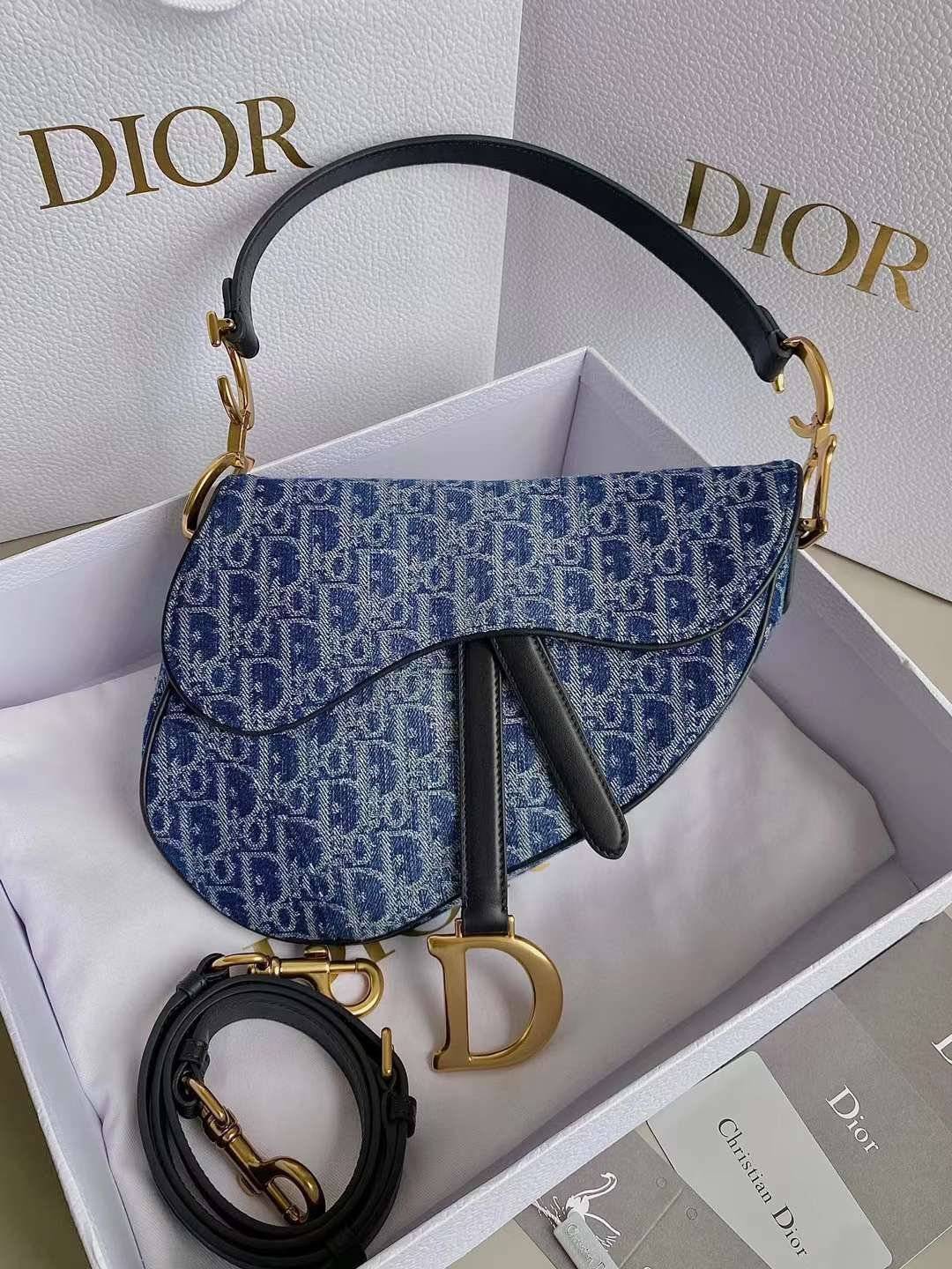 微信图片_20240617231855.jpg DIOR 2024 𝗖𝗗 𝗦𝗮𝗱𝗱𝗹𝗲 BAG - Image 1