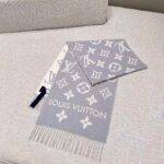 LOUIS VUITTON ESSENTIAL scarf - Image 2