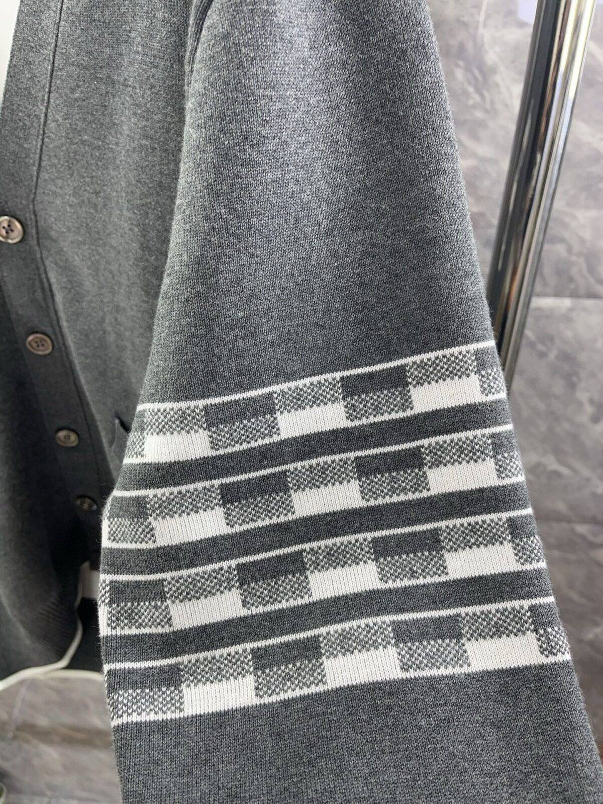 THOM BROWNE  Classic puppy knitted cardigan - Image 7
