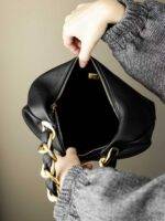 CHANEL HOBO BAG - Image 3