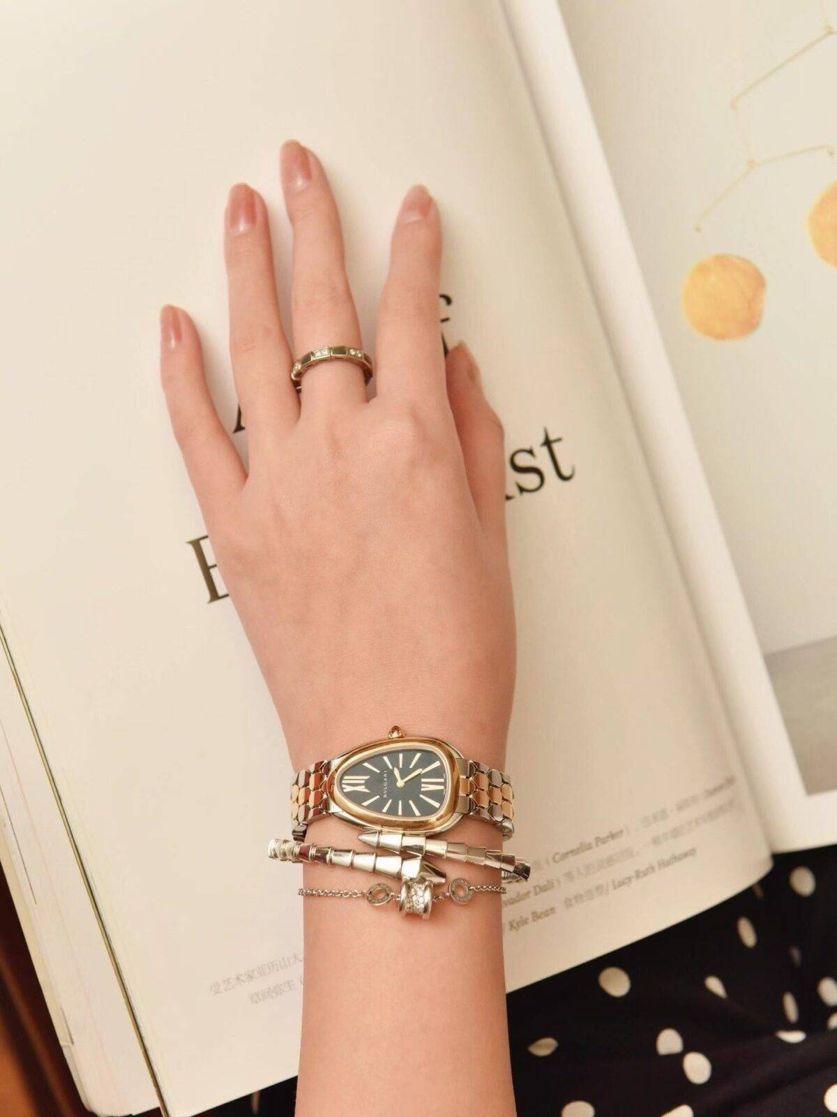 BVGARI Serpenti Seduttori: Shimmering Serpent-Inspired Watch - Image 8