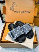 LOUIS VUITTON Slippers - Image 2