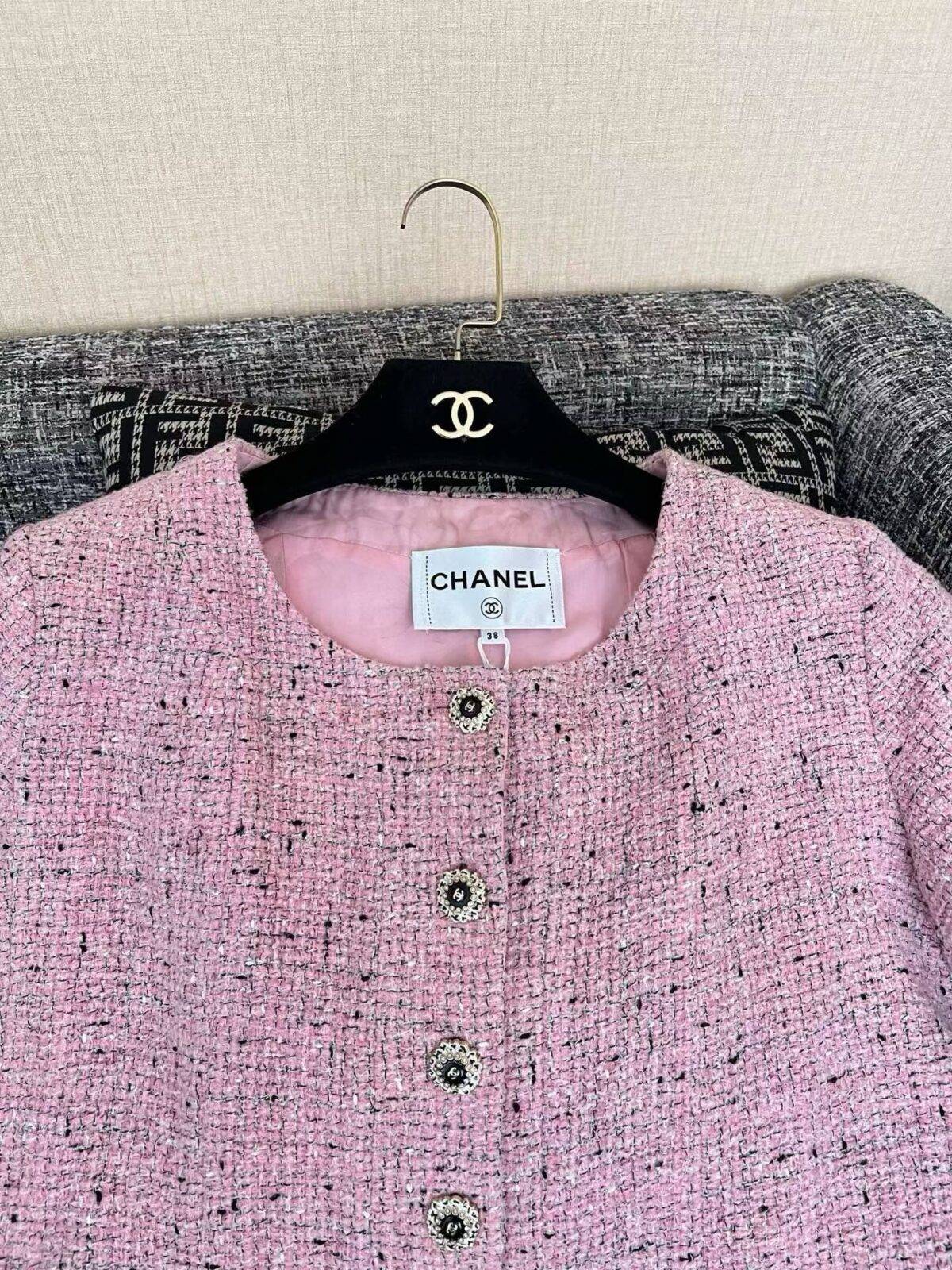 CHANEL Outerwear +Shorts - Image 6