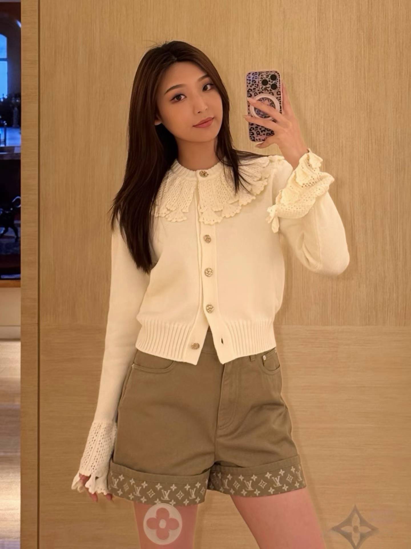 微信图片_2026-09-01_154047_323.jpg LOUIS VUITTON Knitted Cardigan - Image 1