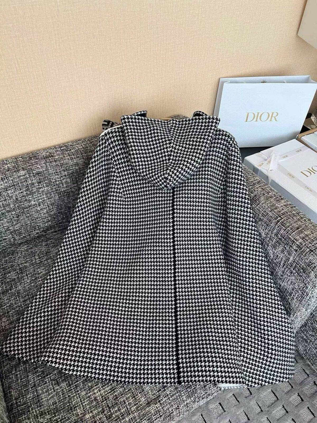 DIOR Cape - Image 9