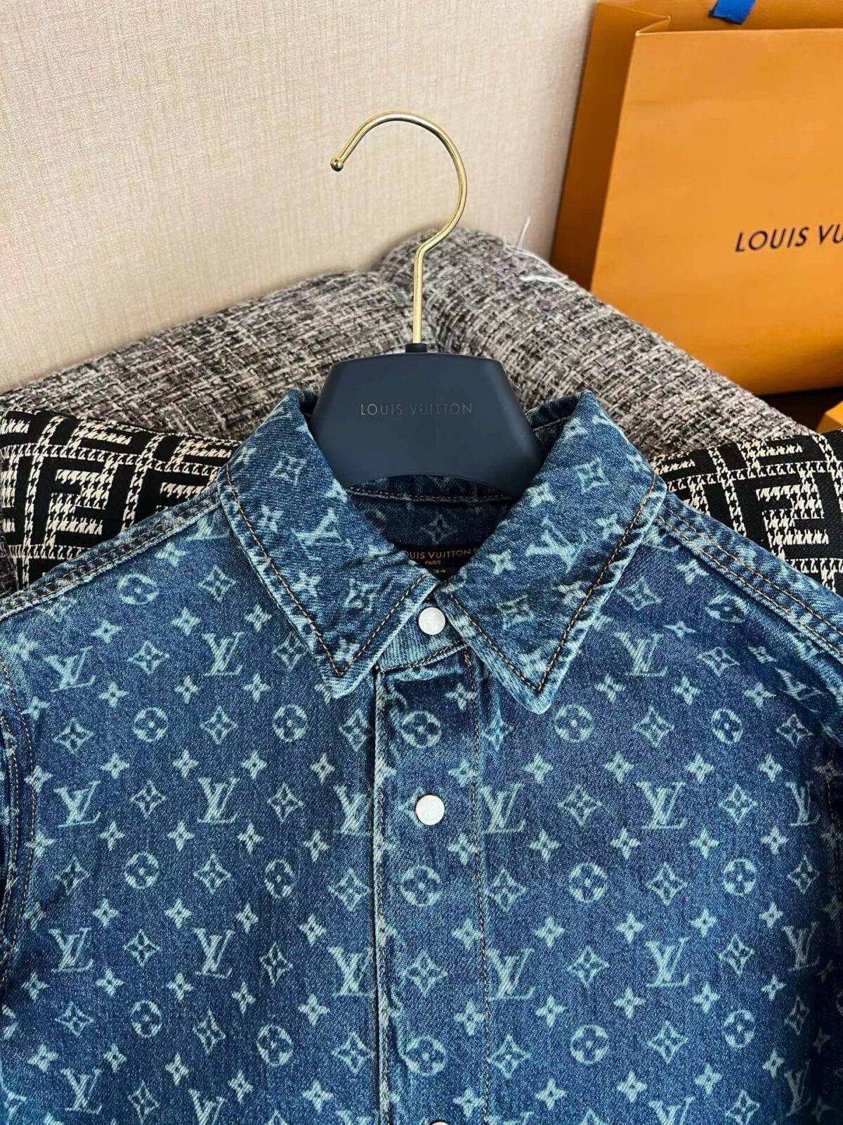 LOUIS VUITTON Outerwear - Image 3