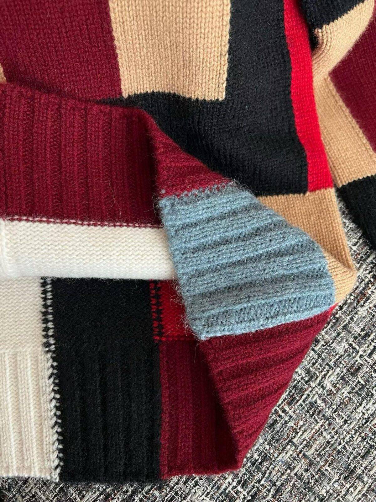 CHANEL Knitted Cardigan - Image 5