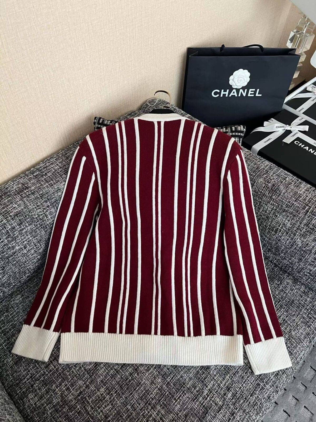 CHANEL Cardigan - Image 11