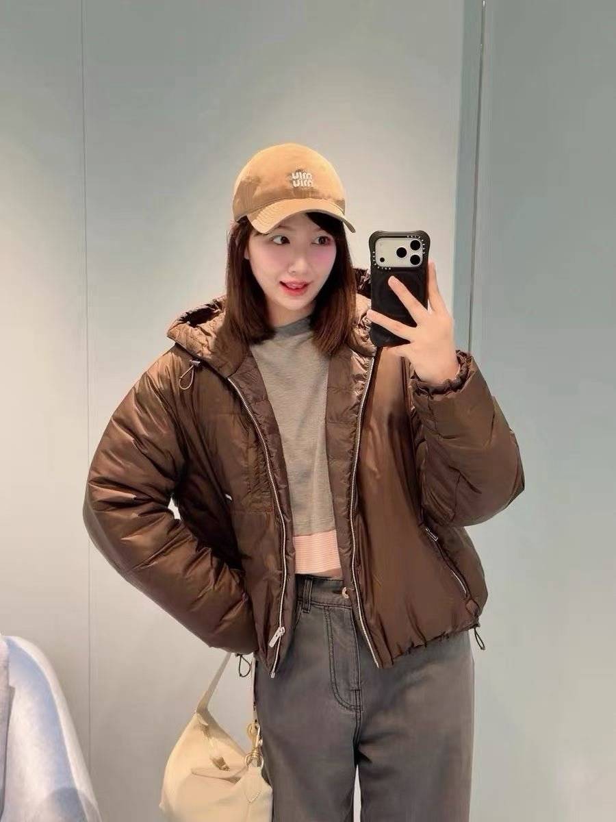 微信图片_2026-10-10_114333_083.jpg MIUMIU Down jacket - Image 1