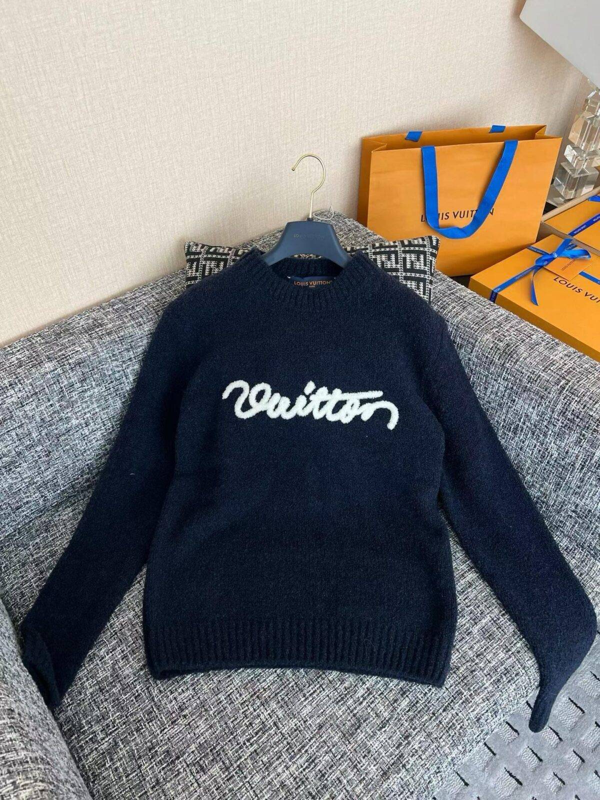 LOUIS VUITTON  Sweater - Image 2