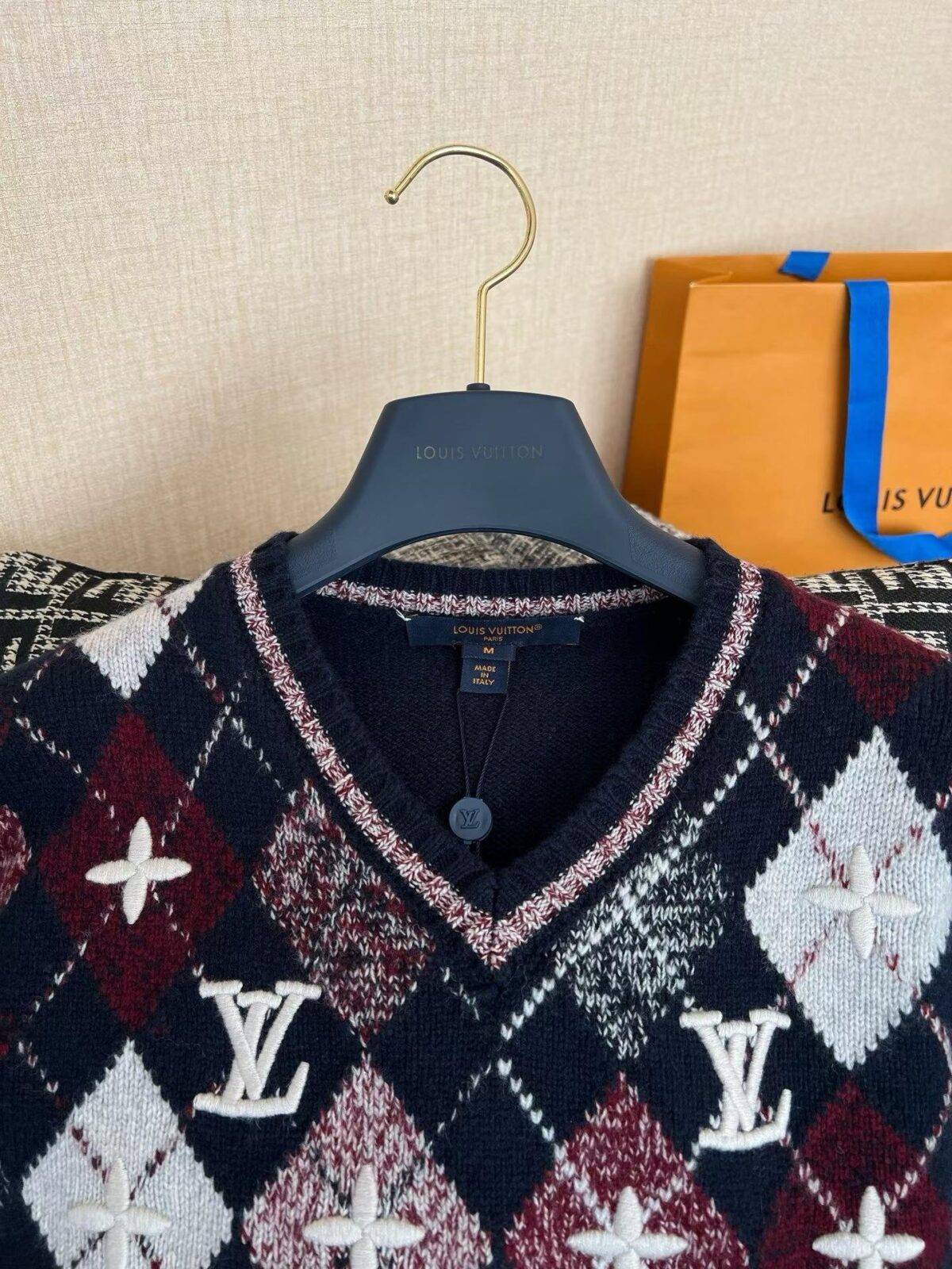 LOUIS VUITTON  Sweater - Image 3
