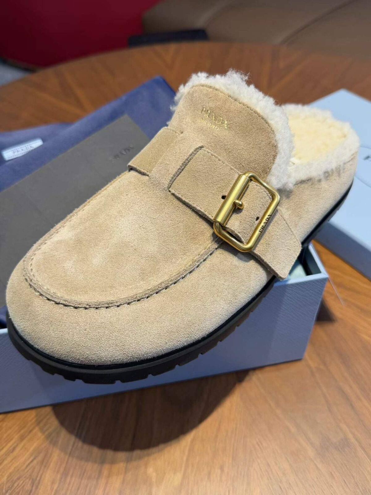 PRADA  Baotou Fuzzy Slippers - Image 5