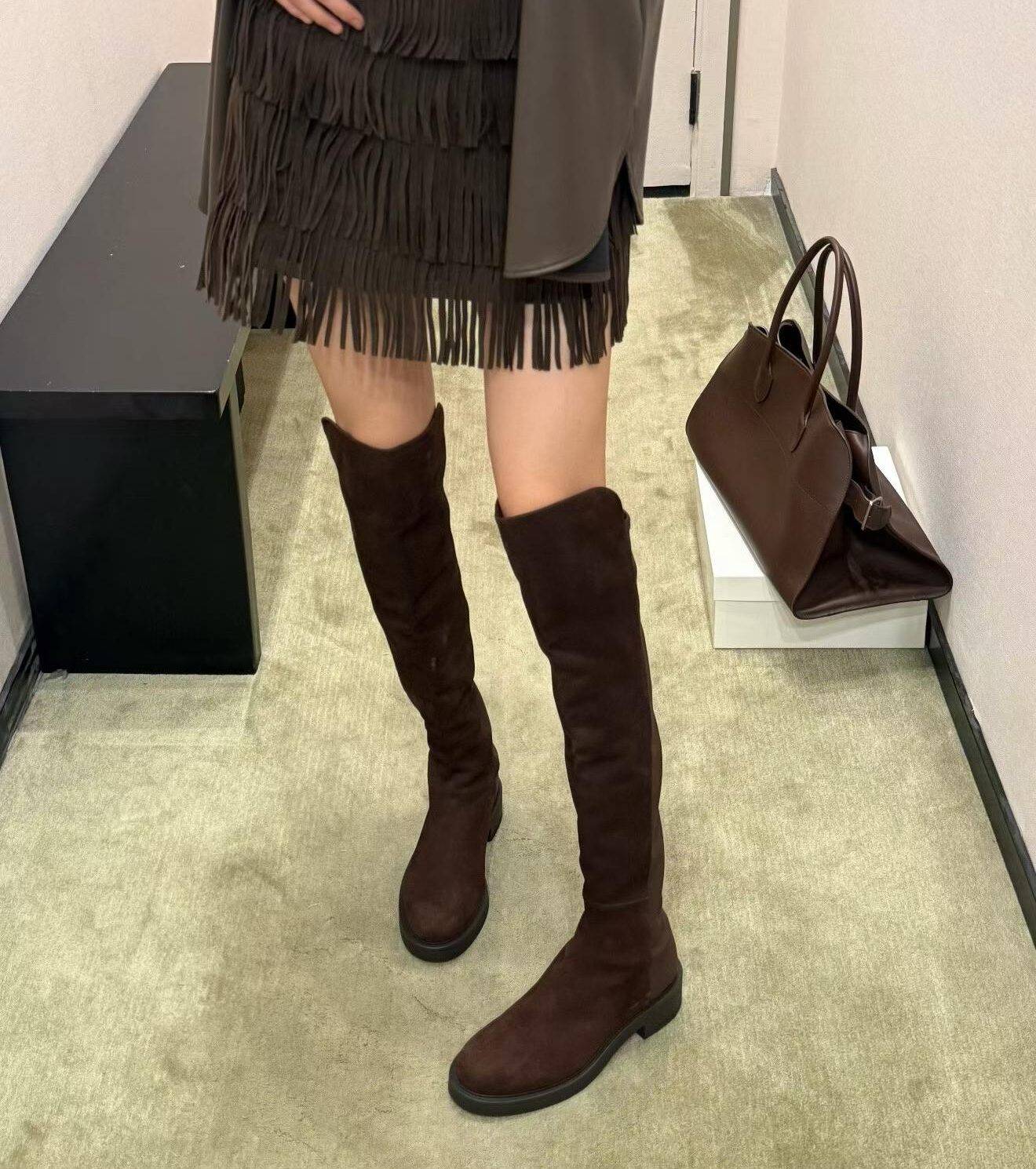 微信图片_2026-10-27_110157_338 STUART WEITZMAN Knee-high boots - Image 1