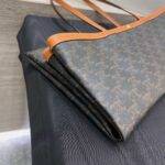 CELINE BIG FLAT SHOPPER IN TRIOMPHE CANVAS AND NATURAL CALFSKIN - Image 8
