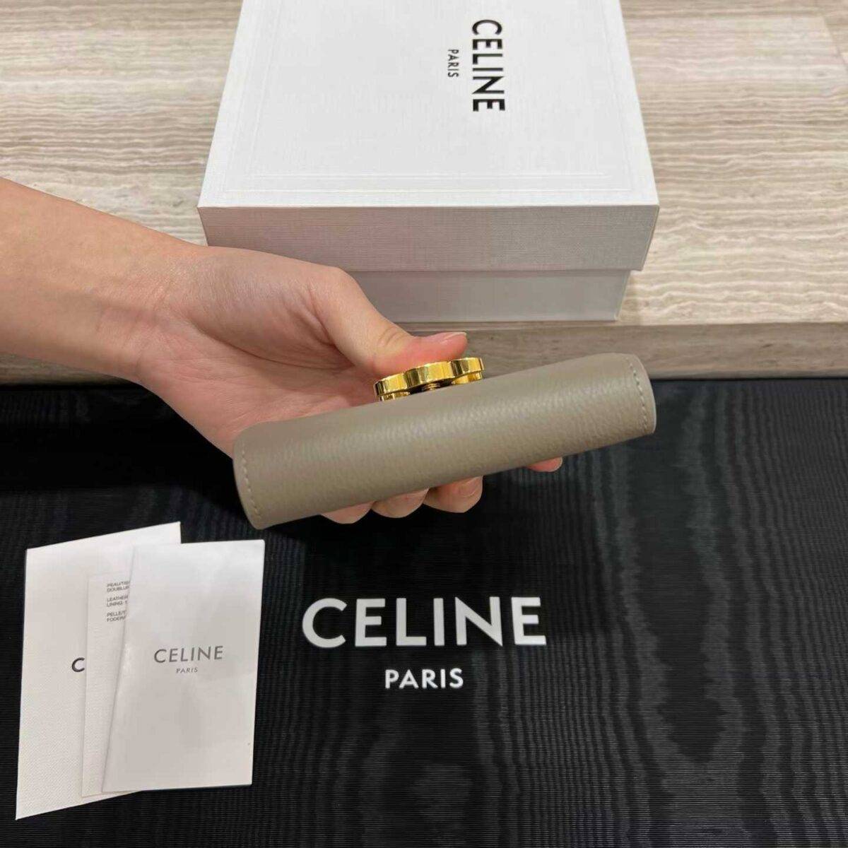 CELINE FINE STRAP WALLET NINO IN SUPPLE GRAINED CALFSKIN - Image 4