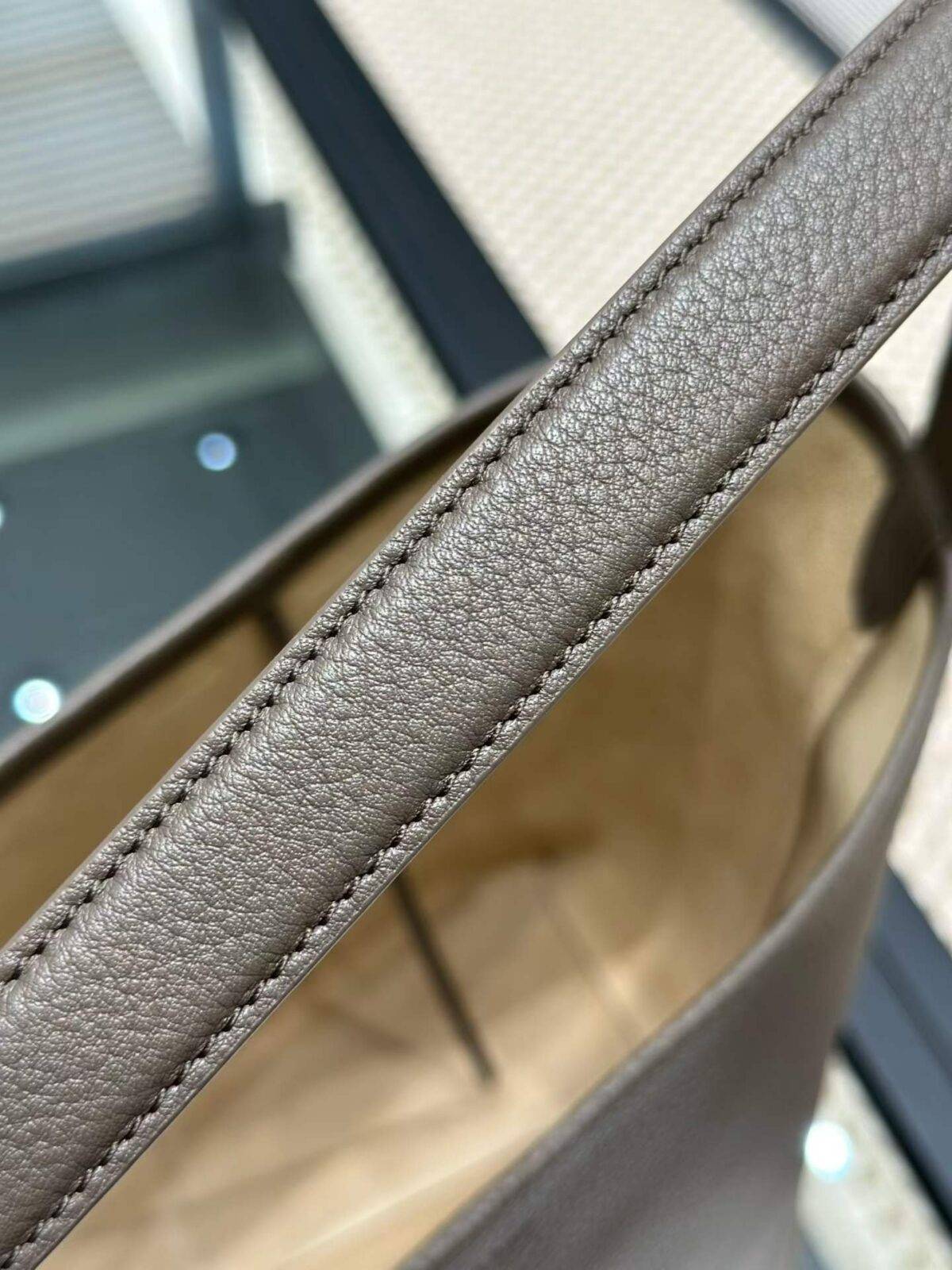 THE ROW  N/S Park Leather tote bag - Image 6