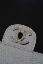 CHANEL Maxi Flap bag - Image 8