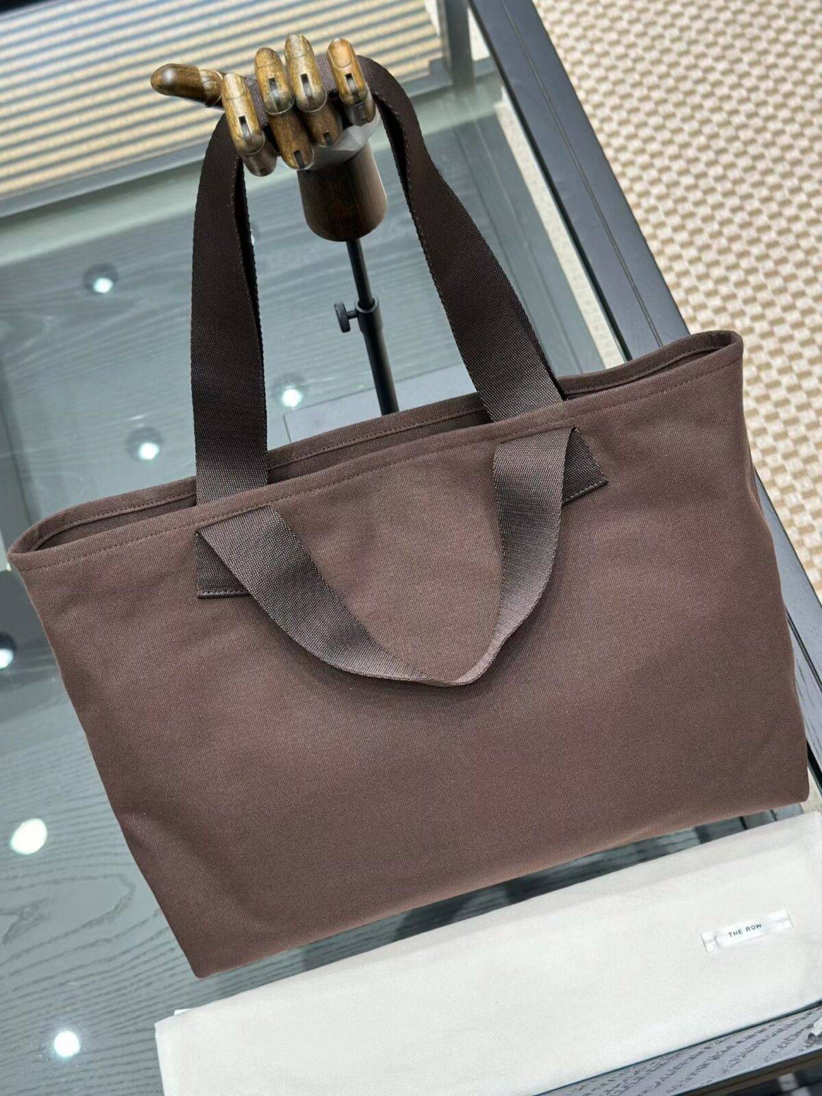 THE ROW  MEDIUM BRIAN TOTE BAG - Image 10