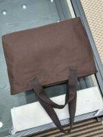THE ROW  MEDIUM BRIAN TOTE BAG - Image 11