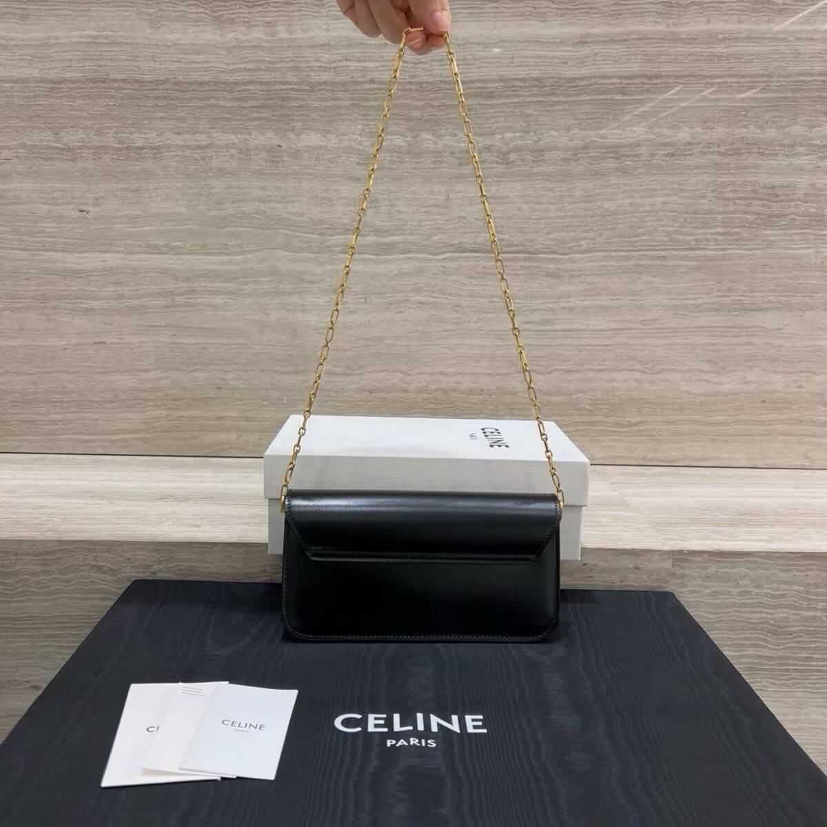 CELINE  small chain triomphe IN SHINY CALFSKIN - Image 2