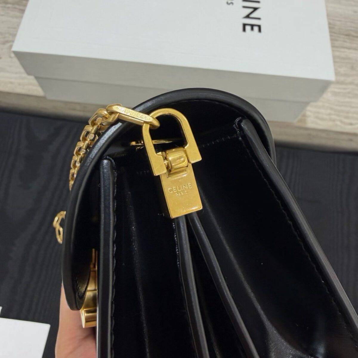 CELINE  small chain triomphe IN SHINY CALFSKIN - Image 8