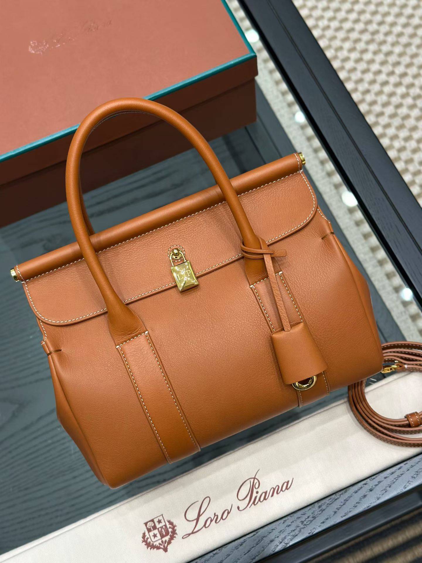 微信图片_20261027113747_3635_24 LORO PIANA LOOM L25 - Image 1
