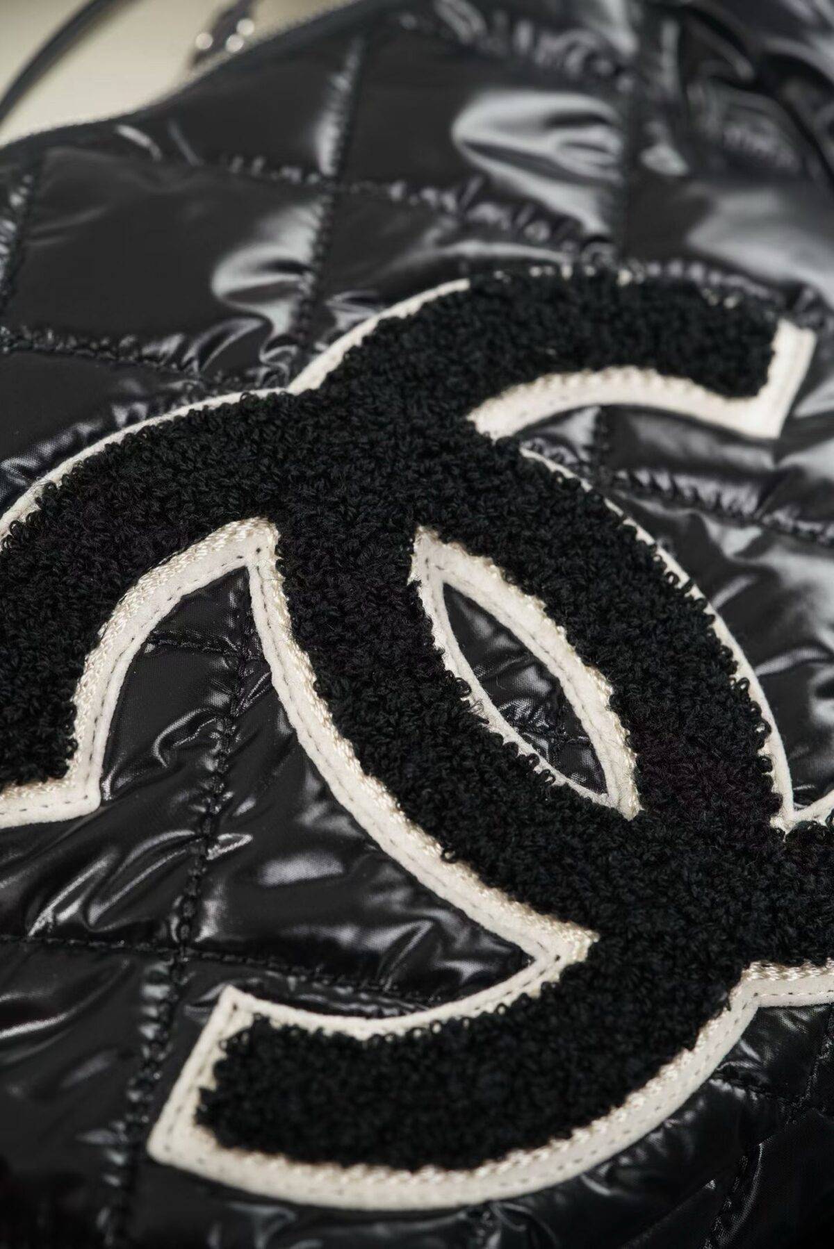 CHANEL 26N Hobo - Image 6