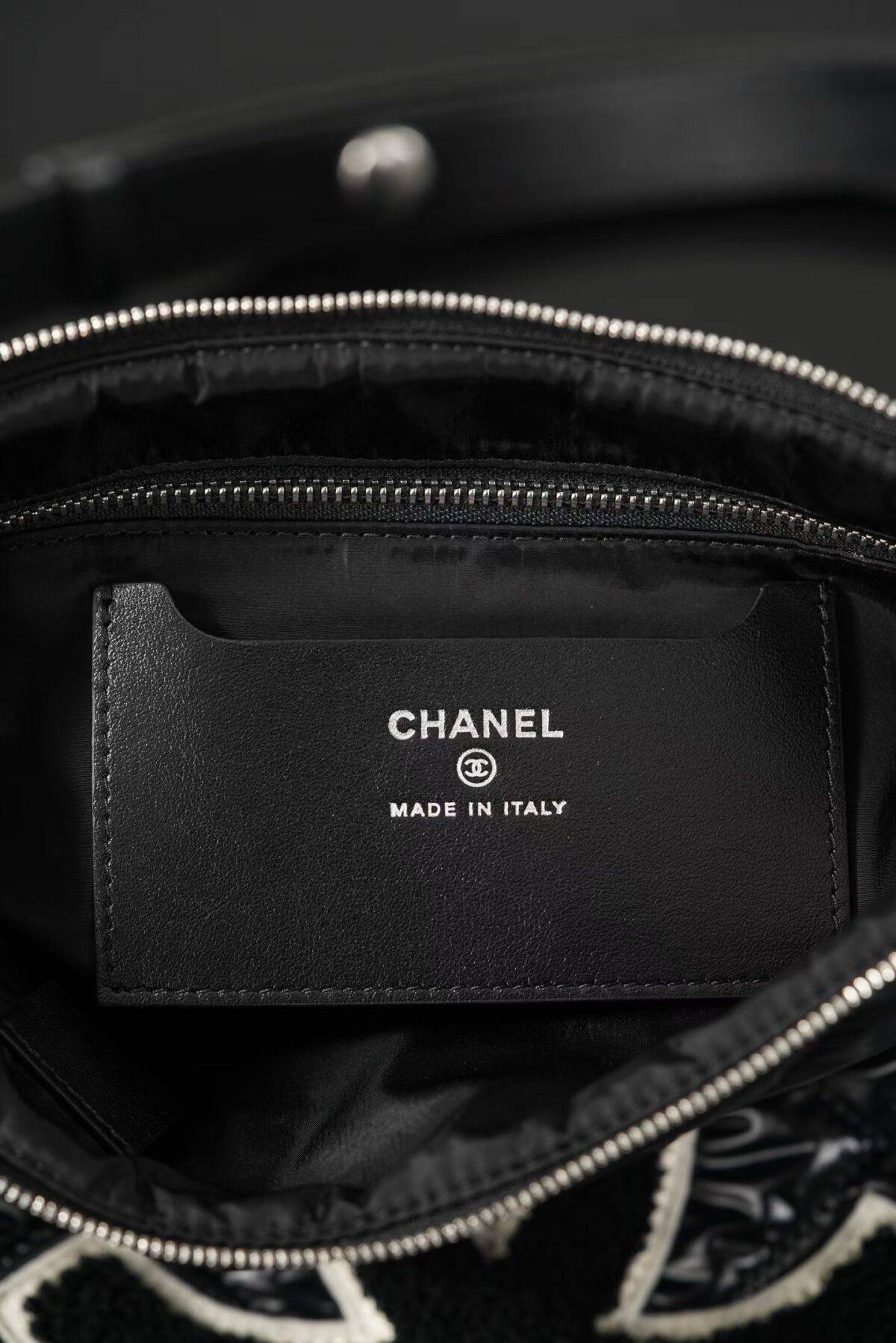 CHANEL 26N Hobo - Image 9