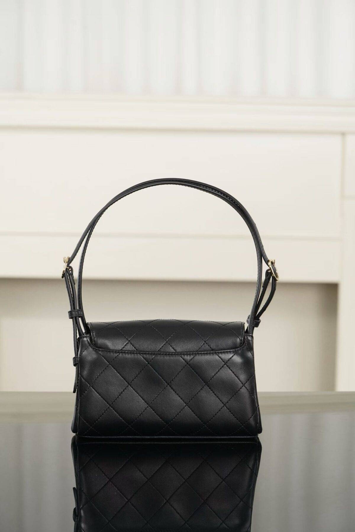 CHANEL 26K Flap bag - Image 2