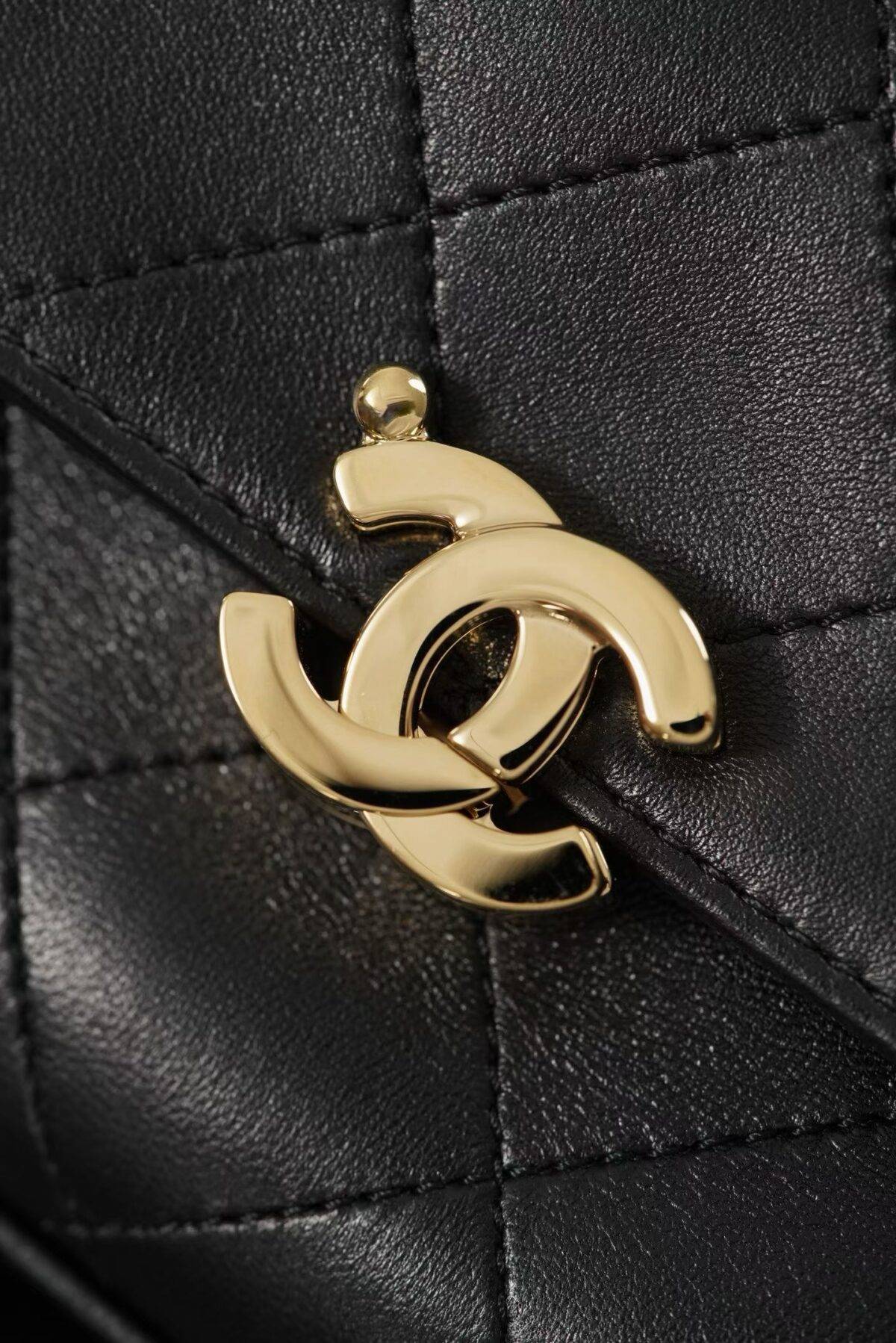 CHANEL 26K Flap bag - Image 7